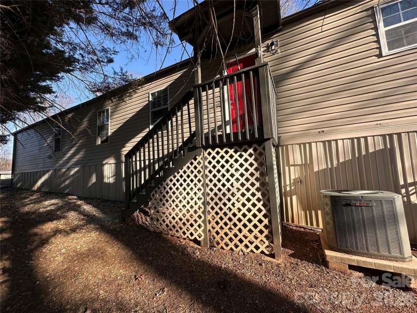 113 Highlander Street, Morganton, NC 28655.  MLS# CAR4220789, YatesRealty ID 3211. 