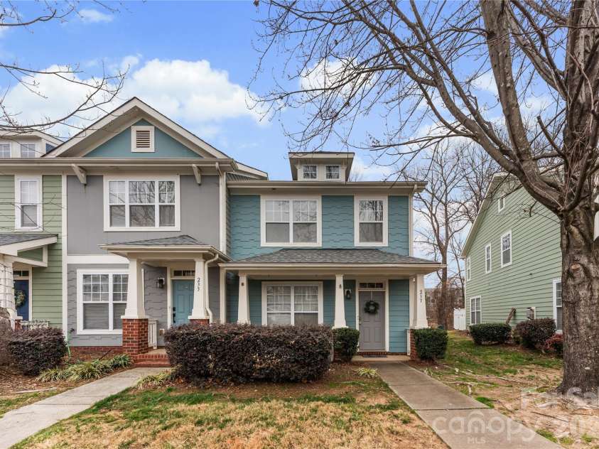 237 Hurston Circle, Charlotte, NC 28208.  MLS# CAR4338505, YatesRealty ID 3211. 