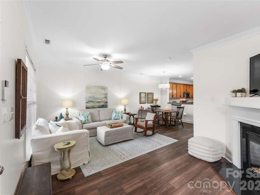 237 Hurston Circle, Charlotte, NC 28208.  MLS# CAR4338505, YatesRealty ID 3211. 