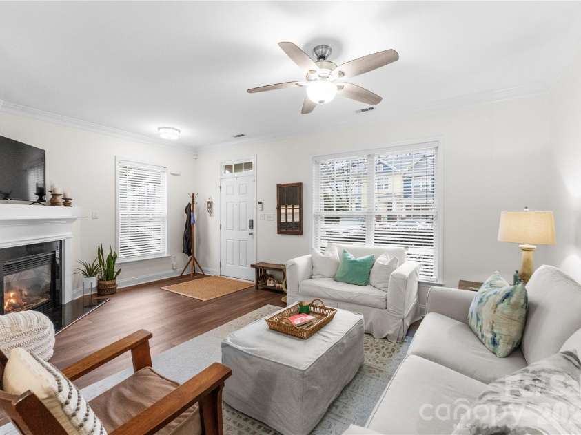 237 Hurston Circle, Charlotte, NC 28208.  MLS# CAR4338505, YatesRealty ID 3211. 