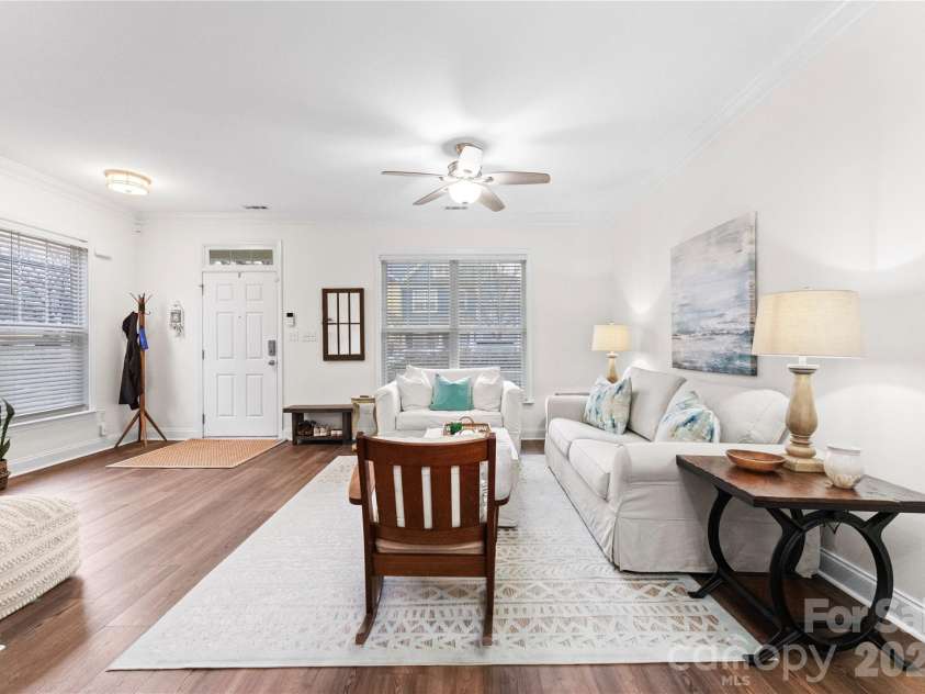 237 Hurston Circle, Charlotte, NC 28208.  MLS# CAR4338505, YatesRealty ID 3211. 