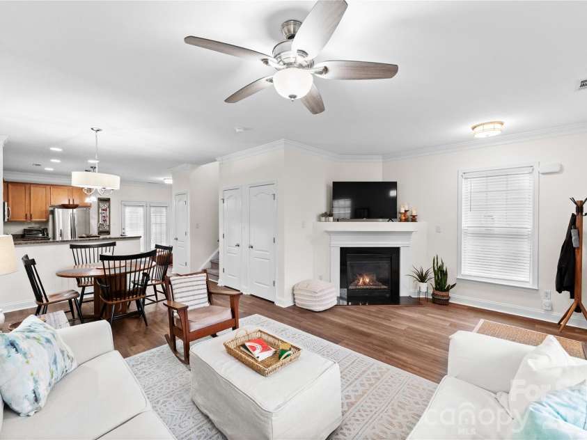 237 Hurston Circle, Charlotte, NC 28208.  MLS# CAR4338505, YatesRealty ID 3211. 