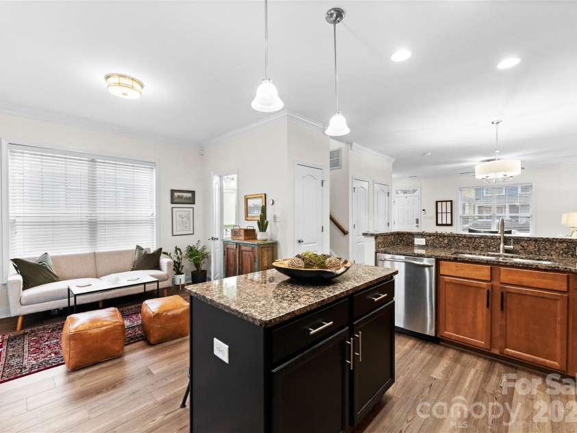 237 Hurston Circle, Charlotte, NC 28208.  MLS# CAR4338505, YatesRealty ID 3211. 