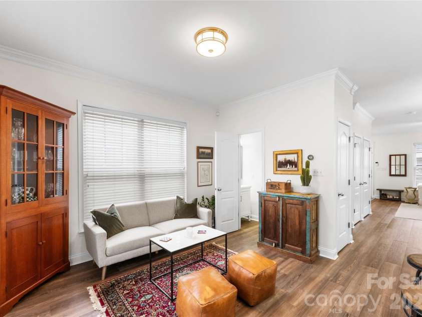 237 Hurston Circle, Charlotte, NC 28208.  MLS# CAR4338505, YatesRealty ID 3211. 