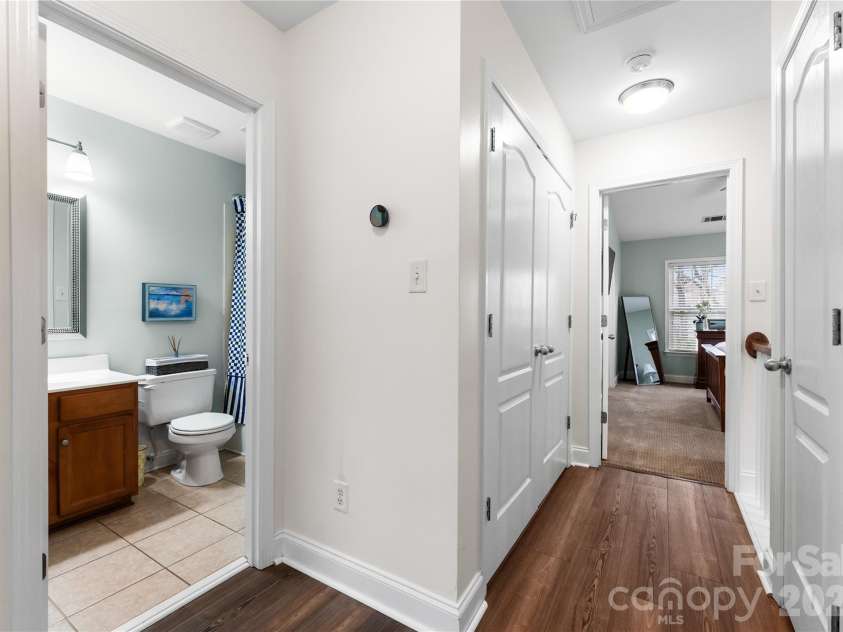 237 Hurston Circle, Charlotte, NC 28208.  MLS# CAR4338505, YatesRealty ID 3211. 