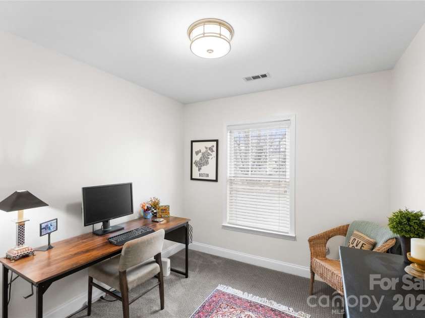 237 Hurston Circle, Charlotte, NC 28208.  MLS# CAR4338505, YatesRealty ID 3211. 