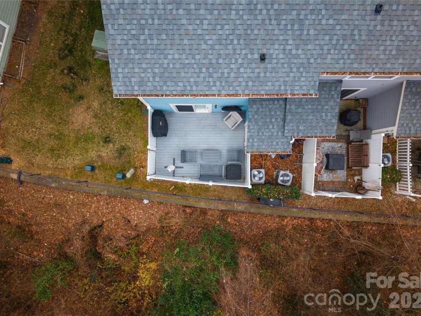 237 Hurston Circle, Charlotte, NC 28208.  MLS# CAR4338505, YatesRealty ID 3211. 