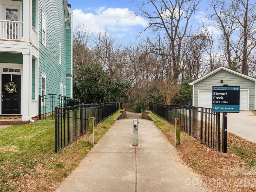 237 Hurston Circle, Charlotte, NC 28208.  MLS# CAR4338505, YatesRealty ID 3211. 