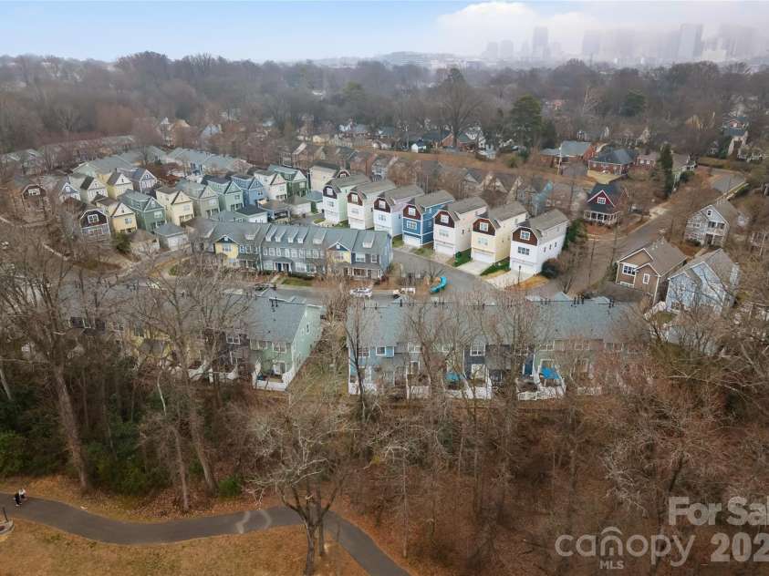 237 Hurston Circle, Charlotte, NC 28208.  MLS# CAR4338505, YatesRealty ID 3211. 