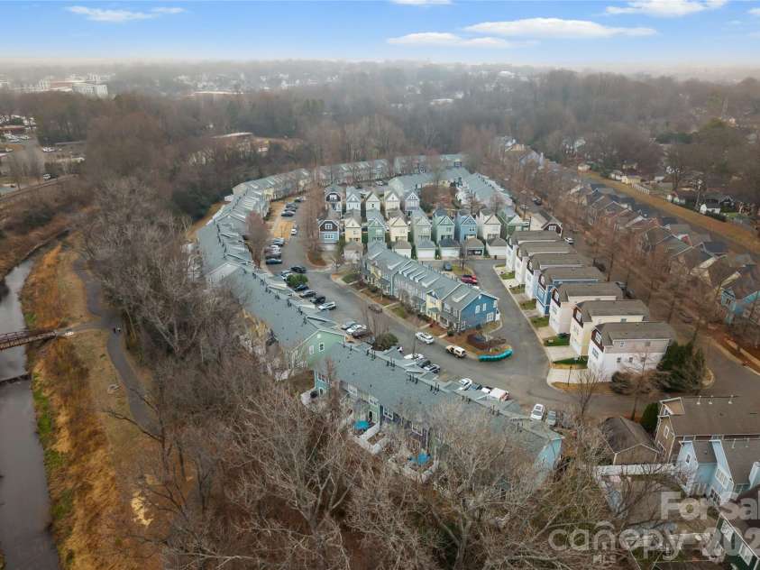 237 Hurston Circle, Charlotte, NC 28208.  MLS# CAR4338505, YatesRealty ID 3211. 