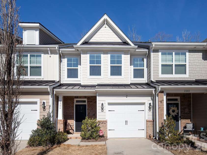 2206 Bexar Trail, Matthews, NC 28105.  MLS# CAR4344718, YatesRealty ID 32110. 