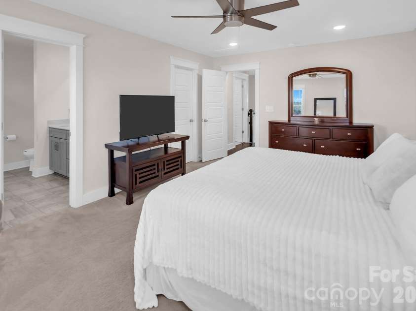 2206 Bexar Trail, Matthews, NC 28105.  MLS# CAR4344718, YatesRealty ID 32110. 