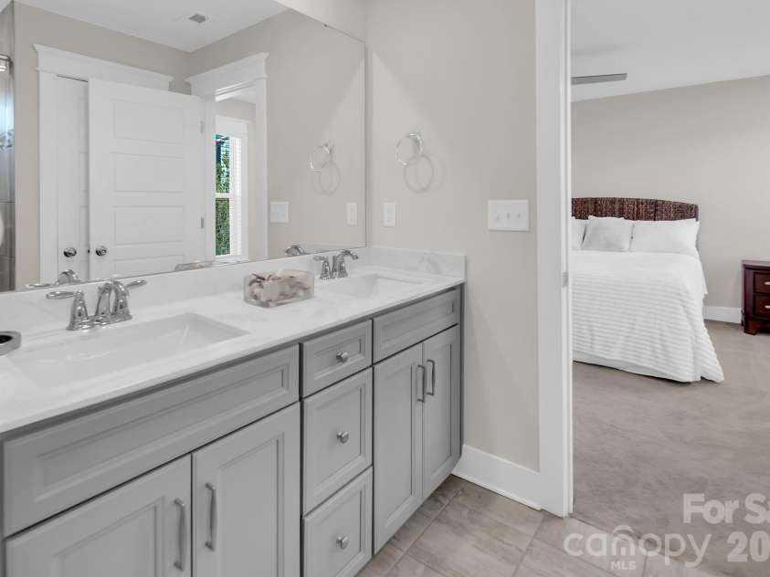 2206 Bexar Trail, Matthews, NC 28105.  MLS# CAR4344718, YatesRealty ID 32110. 