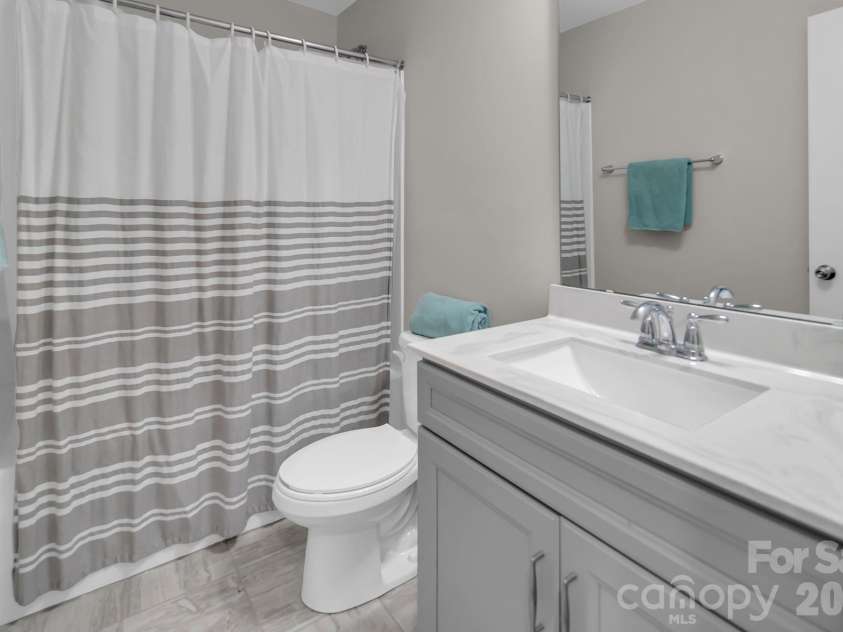 2206 Bexar Trail, Matthews, NC 28105.  MLS# CAR4344718, YatesRealty ID 32110. 