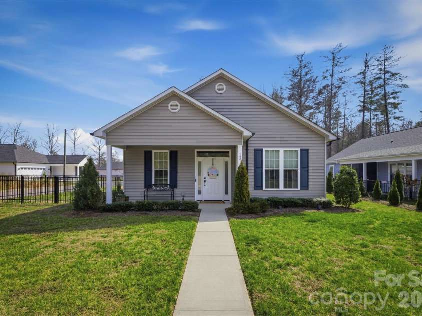 152 Eagles Landing, Morganton, NC 28655.  MLS# CAR4380510, YatesRealty ID 32111. 