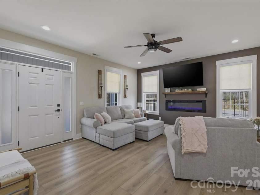 152 Eagles Landing, Morganton, NC 28655.  MLS# CAR4380510, YatesRealty ID 32111. 