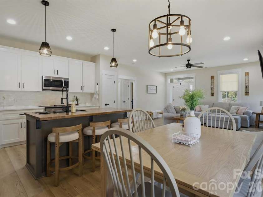 152 Eagles Landing, Morganton, NC 28655.  MLS# CAR4380510, YatesRealty ID 32111. 