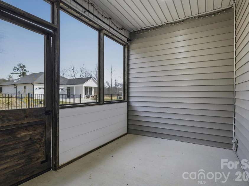 152 Eagles Landing, Morganton, NC 28655.  MLS# CAR4380510, YatesRealty ID 32111. 