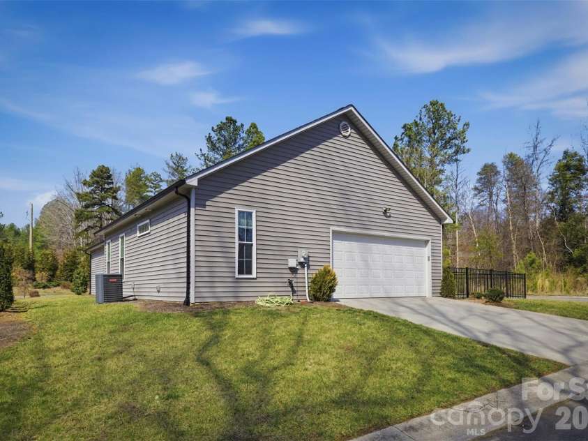 152 Eagles Landing, Morganton, NC 28655.  MLS# CAR4380510, YatesRealty ID 32111. 