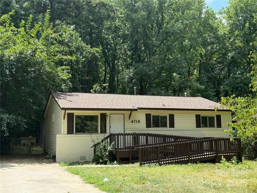 4718 Woodstone Drive, Charlotte, NC 28269.  MLS# CAR4286639, YatesRealty ID 32111. 