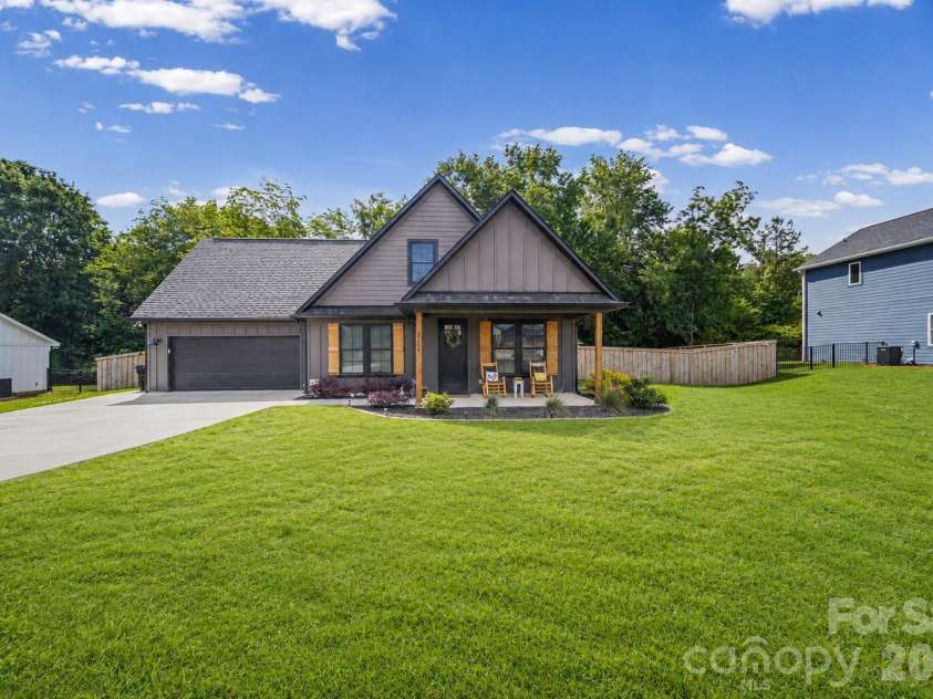 27698 Taylor Lane, Albemarle, NC 28001.  MLS# CAR4382377, YatesRealty ID 32112. 