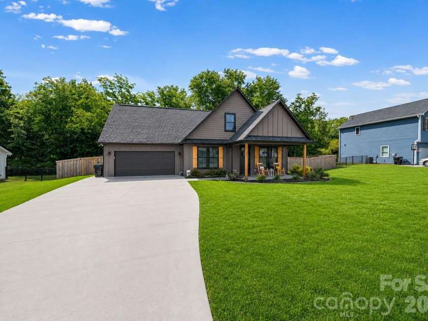 27698 Taylor Lane, Albemarle, NC 28001.  MLS# CAR4382377, YatesRealty ID 32112. 