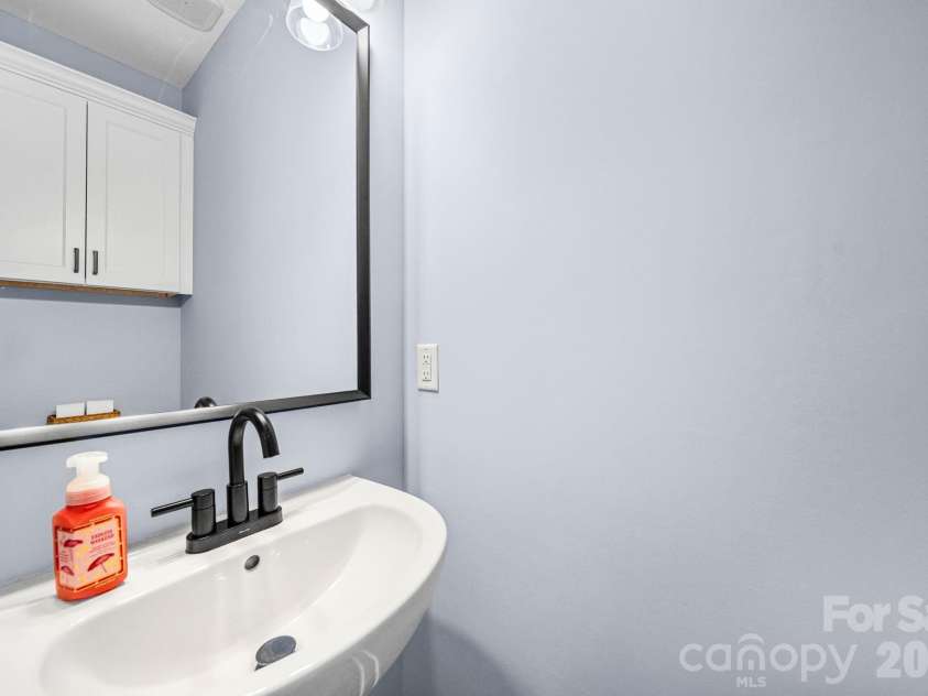 27698 Taylor Lane, Albemarle, NC 28001.  MLS# CAR4382377, YatesRealty ID 32112. Half bath