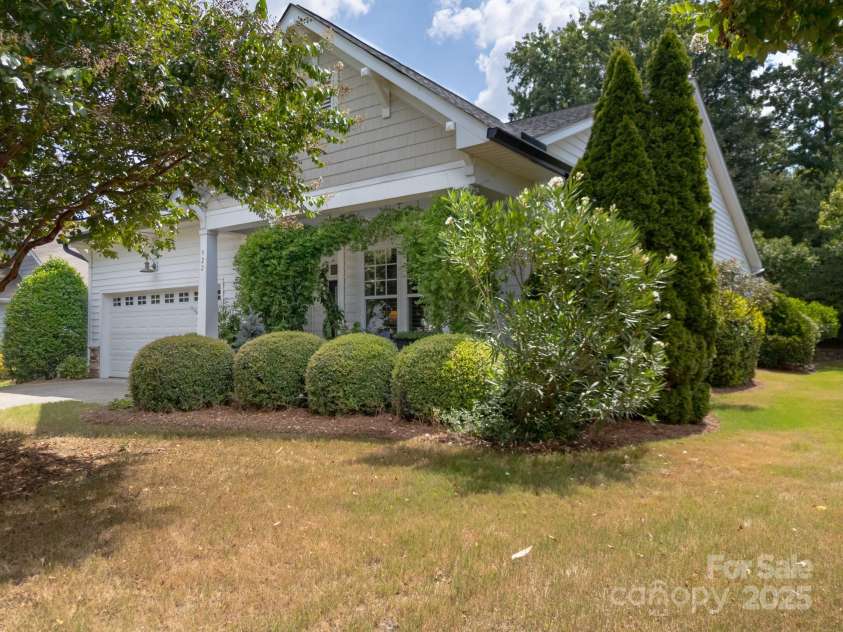 922 Knob Creek Lane, Tega Cay, SC 29708.  MLS# CAR4286612, YatesRealty ID 32112. 