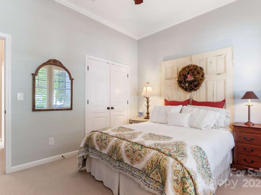 922 Knob Creek Lane, Tega Cay, SC 29708.  MLS# CAR4286612, YatesRealty ID 32112. 