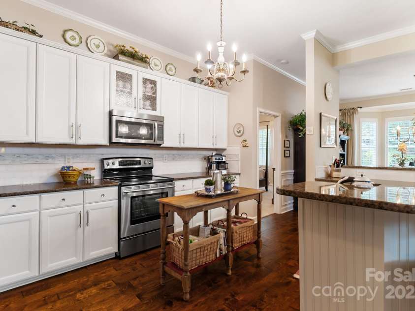 922 Knob Creek Lane, Tega Cay, SC 29708.  MLS# CAR4286612, YatesRealty ID 32112. 