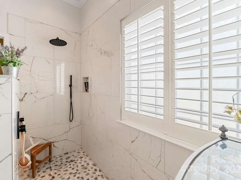 922 Knob Creek Lane, Tega Cay, SC 29708.  MLS# CAR4286612, YatesRealty ID 32112. Walk in Full Tile Shower