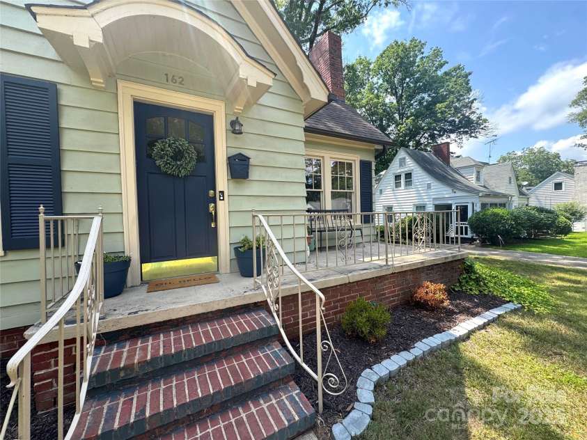 162 Louise Drive, Concord, NC 28025.  MLS# CAR4287693, YatesRealty ID 32114. 