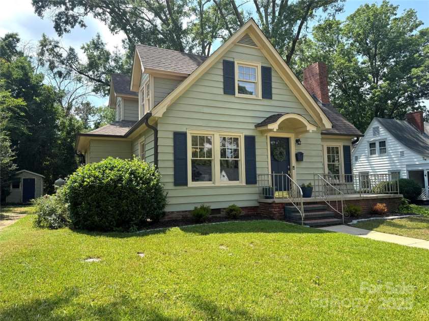 162 Louise Drive, Concord, NC 28025.  MLS# CAR4287693, YatesRealty ID 32114. 