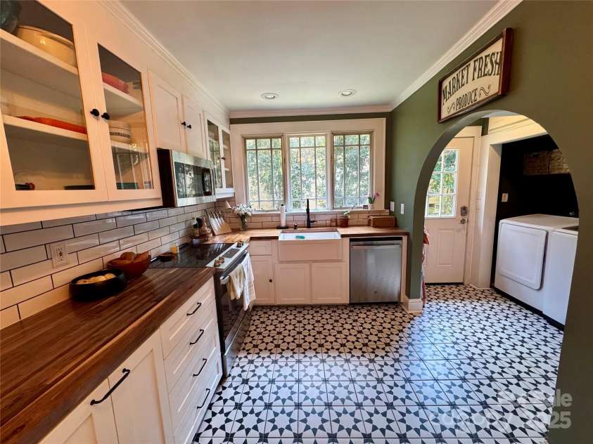 162 Louise Drive, Concord, NC 28025.  MLS# CAR4287693, YatesRealty ID 32114. 