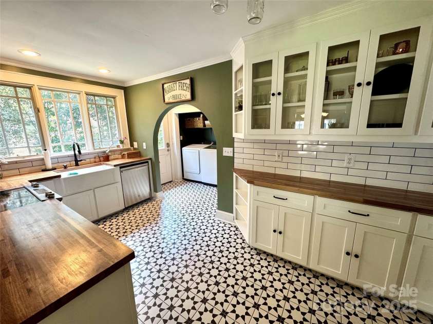 162 Louise Drive, Concord, NC 28025.  MLS# CAR4287693, YatesRealty ID 32114. 