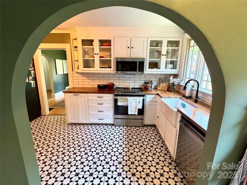 162 Louise Drive, Concord, NC 28025.  MLS# CAR4287693, YatesRealty ID 32114. 