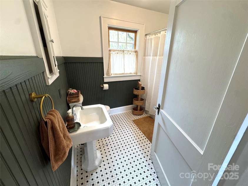 162 Louise Drive, Concord, NC 28025.  MLS# CAR4287693, YatesRealty ID 32114. 