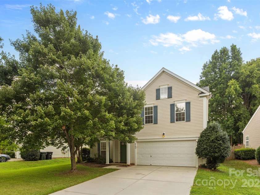 9752 Waltham Court, Charlotte, NC 28269.  MLS# CAR4279904, YatesRealty ID 32115. 