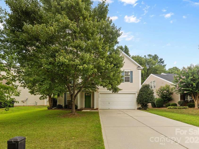 9752 Waltham Court, Charlotte, NC 28269.  MLS# CAR4279904, YatesRealty ID 32115. 