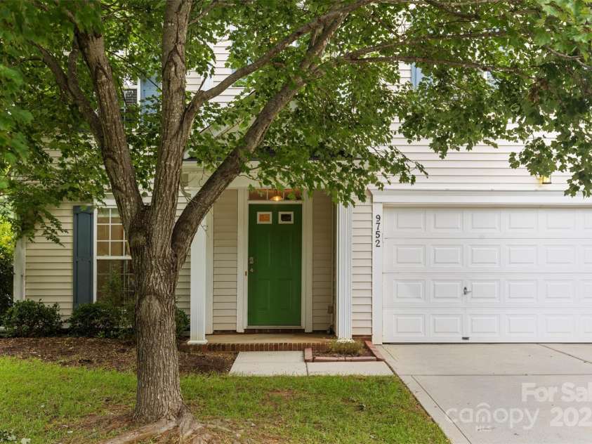 9752 Waltham Court, Charlotte, NC 28269.  MLS# CAR4279904, YatesRealty ID 32115. 