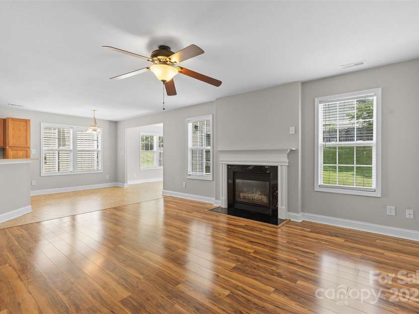 9752 Waltham Court, Charlotte, NC 28269.  MLS# CAR4279904, YatesRealty ID 32115. 