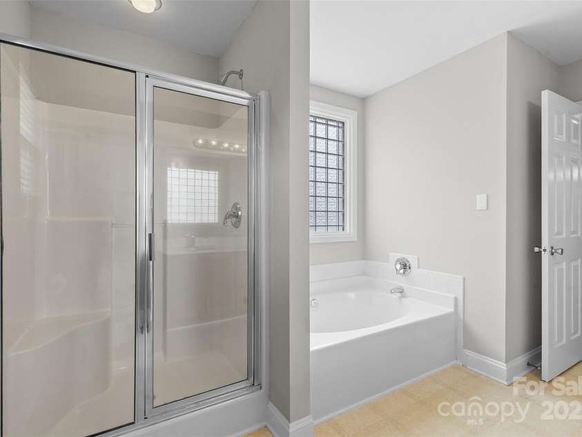 9752 Waltham Court, Charlotte, NC 28269.  MLS# CAR4279904, YatesRealty ID 32115. 