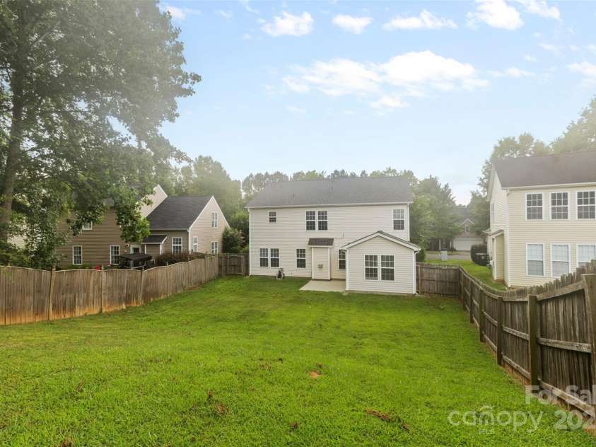 9752 Waltham Court, Charlotte, NC 28269.  MLS# CAR4279904, YatesRealty ID 32115. 