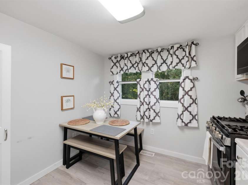 32 Highland Avenue, Granite Falls, NC 28630.  MLS# CAR4395467, YatesRealty ID 32116. 