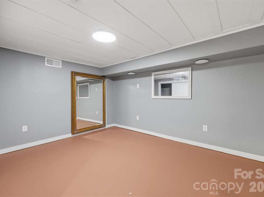 32 Highland Avenue, Granite Falls, NC 28630.  MLS# CAR4395467, YatesRealty ID 32116. 