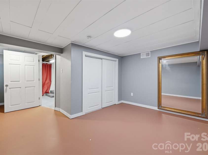 32 Highland Avenue, Granite Falls, NC 28630.  MLS# CAR4395467, YatesRealty ID 32116. 