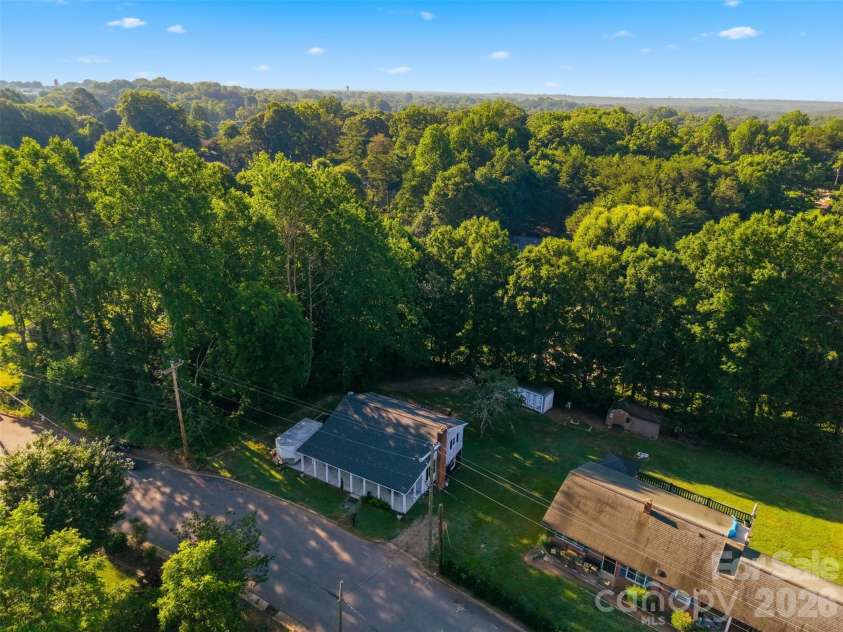 32 Highland Avenue, Granite Falls, NC 28630.  MLS# CAR4395467, YatesRealty ID 32116. 
