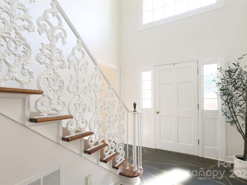 1928 Providence Road, Charlotte, NC 28211.  MLS# CAR4271253, YatesRealty ID 32117. 