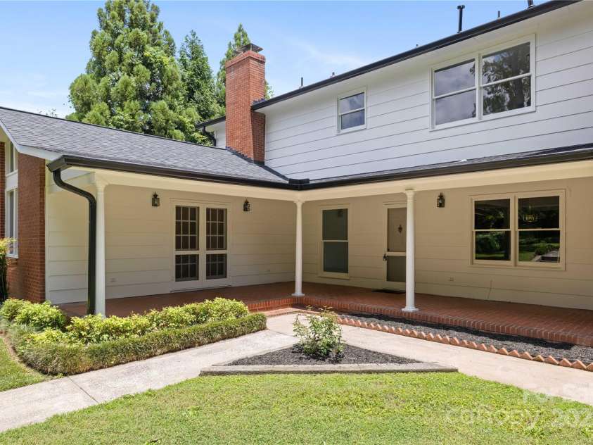 1928 Providence Road, Charlotte, NC 28211.  MLS# CAR4271253, YatesRealty ID 32117. 