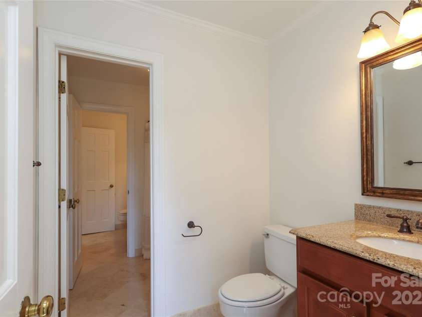1928 Providence Road, Charlotte, NC 28211.  MLS# CAR4271253, YatesRealty ID 32117. Jack and Jill Bathroom